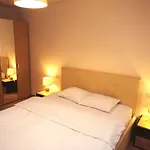 5 Star *