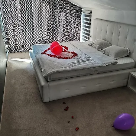 5 Star *